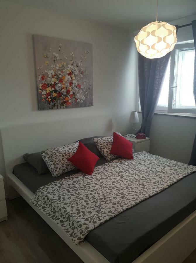 E&M Apartment เซนญ์ ภายนอก รูปภาพ