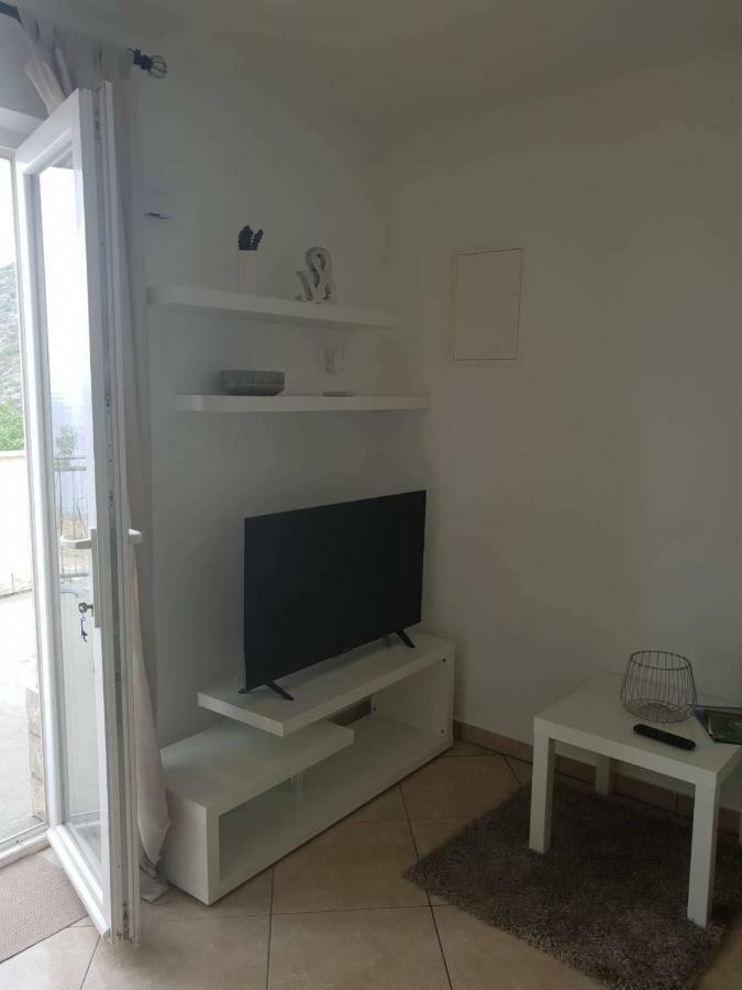 E&M Apartment เซนญ์ ภายนอก รูปภาพ