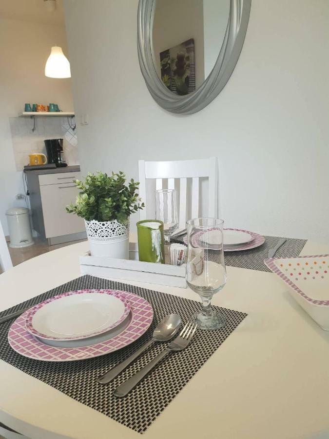E&M Apartment เซนญ์ ภายนอก รูปภาพ