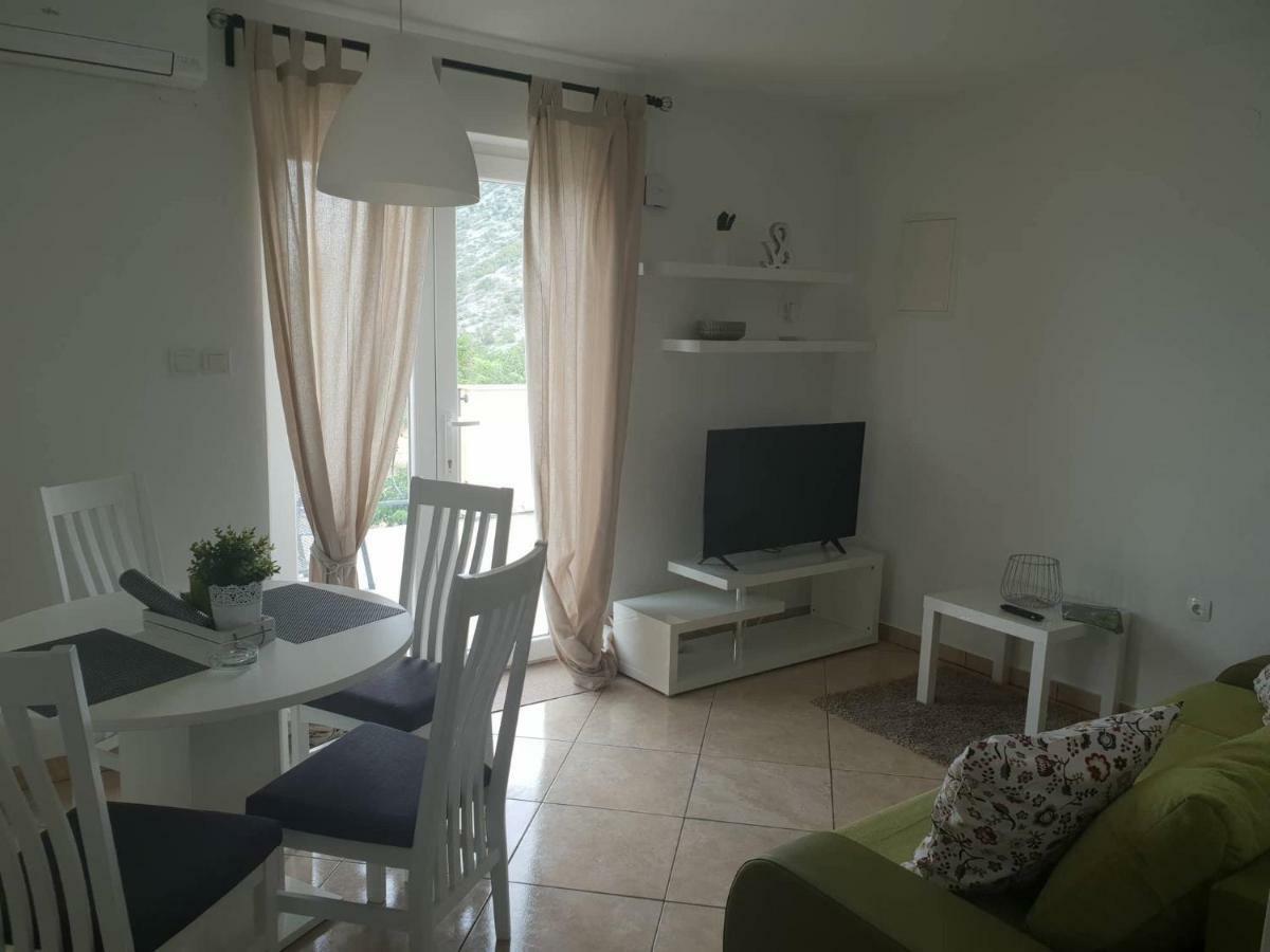 E&M Apartment เซนญ์ ภายนอก รูปภาพ