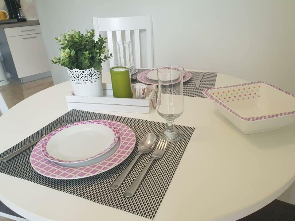 E&M Apartment เซนญ์ ภายนอก รูปภาพ