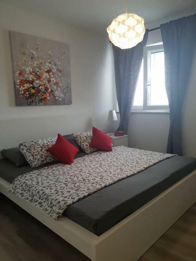 E&M Apartment เซนญ์ ภายนอก รูปภาพ
