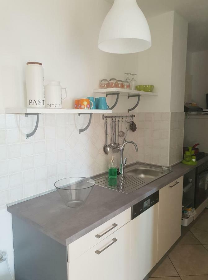 E&M Apartment เซนญ์ ภายนอก รูปภาพ