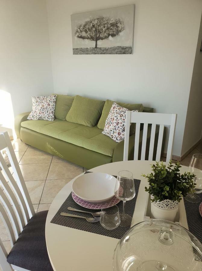 E&M Apartment เซนญ์ ภายนอก รูปภาพ