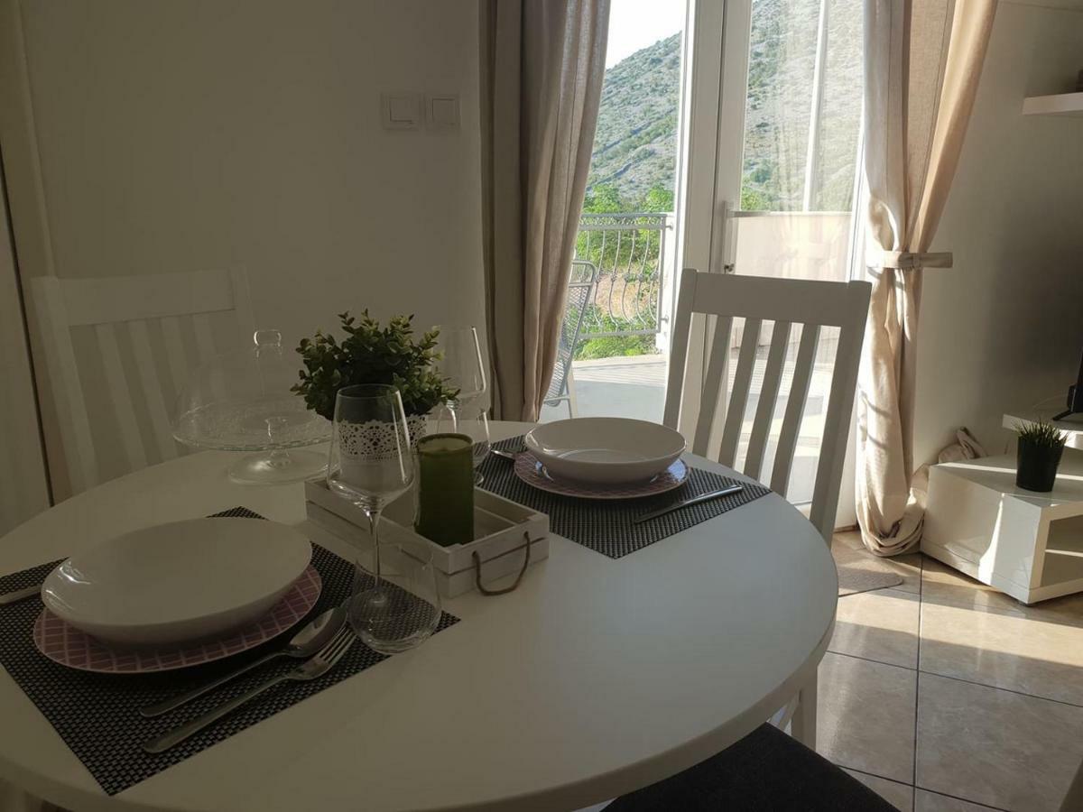 E&M Apartment เซนญ์ ภายนอก รูปภาพ